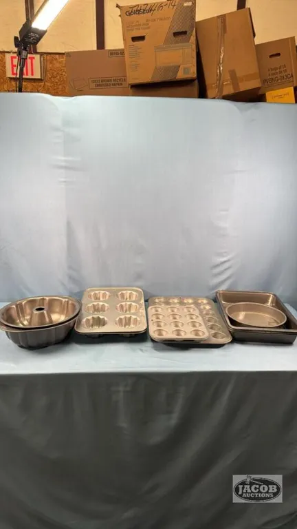 BAKING LOT