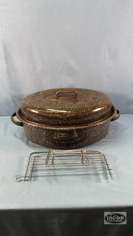 ENAMELD ROASTING PAN WITH LID