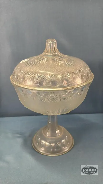 PEDESTAL DISH WITH LID