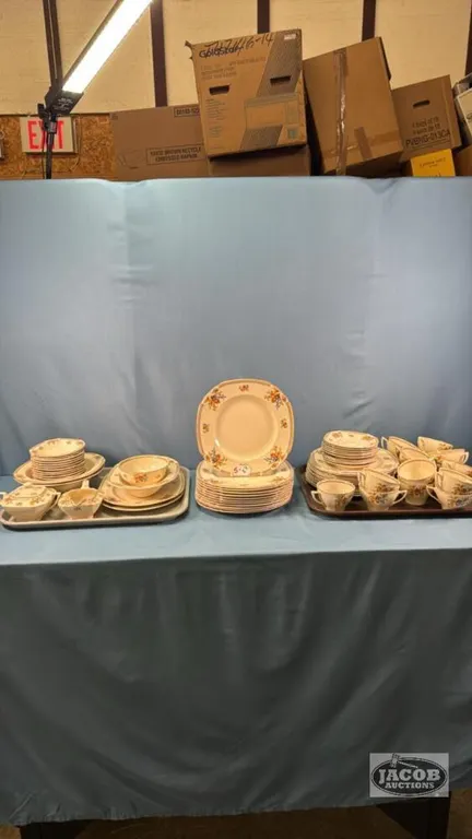 MADDOCK "ROYAL CAMERONIAN" DISH SET
