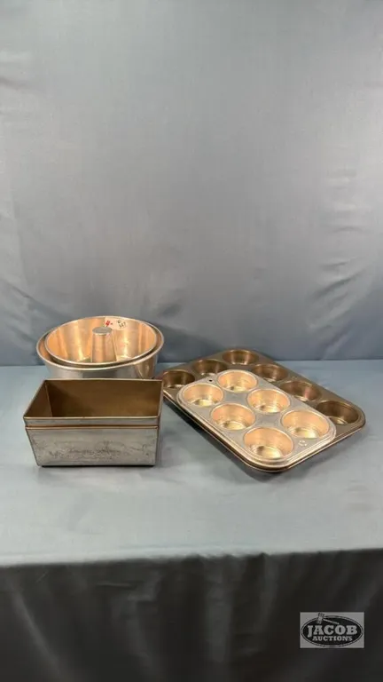 BAKING LOT