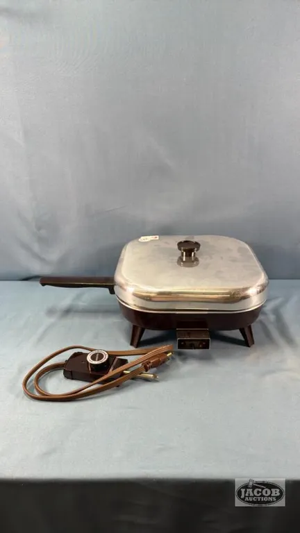 1000W ELECTRIC TOASTESS 10.5 FRY PAN WITH LID