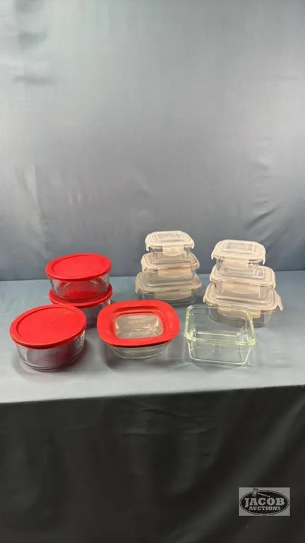 QUANTITY OF GLASS FOORD STORAGE CONAINERS