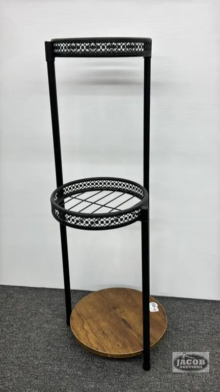 METAL PLANT STAND