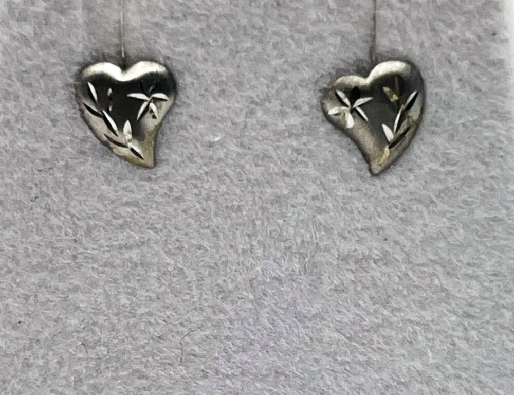14KT WHITE GOLD PLAIN HEART EARRINGS