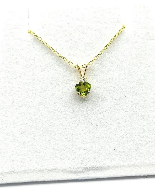 10KT YELLOW GOLD PERIDOT HEART SHAPED PENDANT