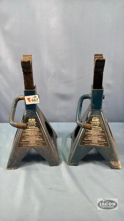 (2) 2TONNE AXLE STANDS