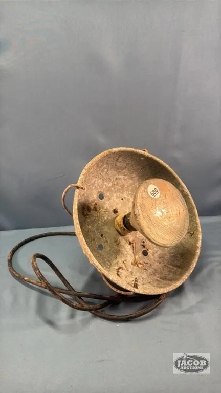 HEAT LAMP SHOWING RUST