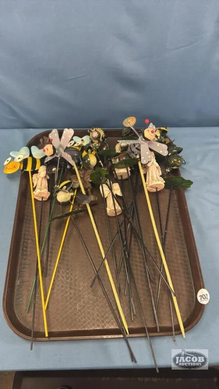 APPROX. 20 GARNDEN ORNAMENTS ON STAKES