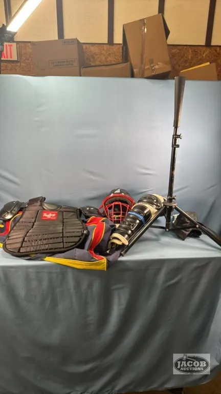 BASEBALL BEG, T-BALL TRIPOD AND BACK CATCHERS GEAR