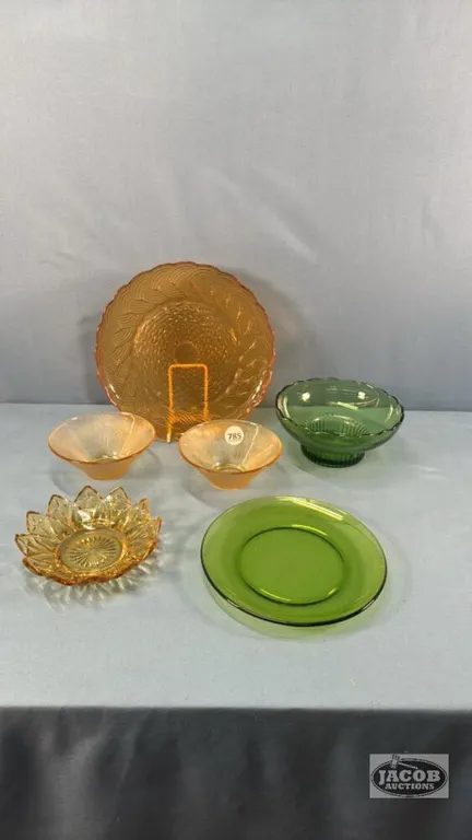 ASSORTED GLASS WARE LOT