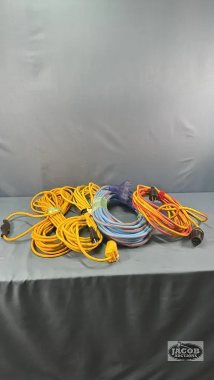 (4) EXTENSION CORDS