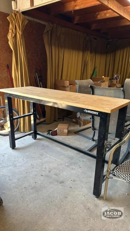 HUSKEY WORK BENCH WITH ADJUSTABLE HIGHT
