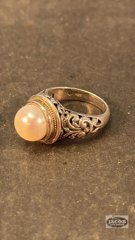 STIRLING SILVER RING
