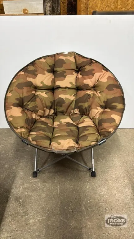 FOLDING CAMOUFLAGE CHAIR