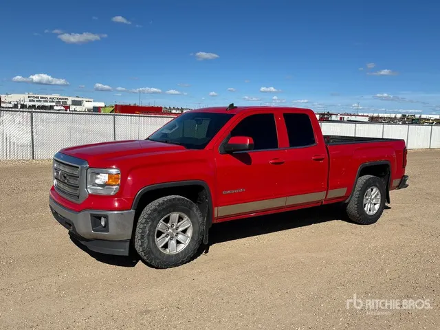 2015 GMC Sierra 1500 4x4 Extended Cab Pickup