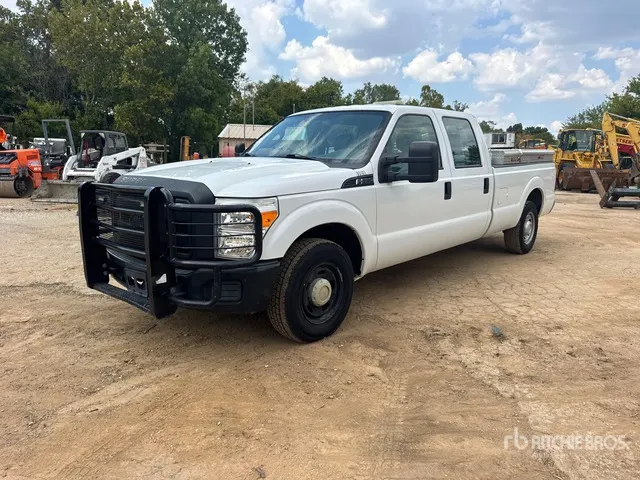2016 Ford F-250 XL 4x2 Crew Cab Pickup