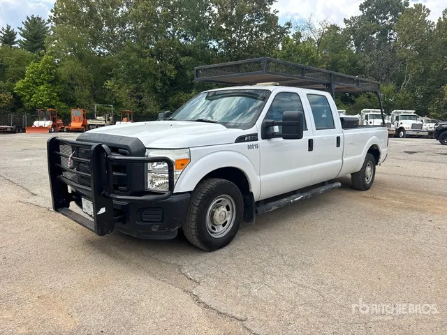 2015 Ford F-250 XL 4x2 Crew Cab Pickup