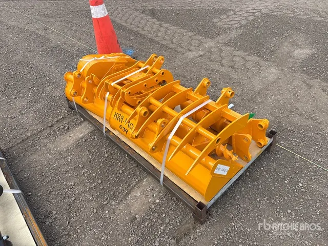 Quantity of (8) 2026 GIYI Excavator Attachments (Unused)