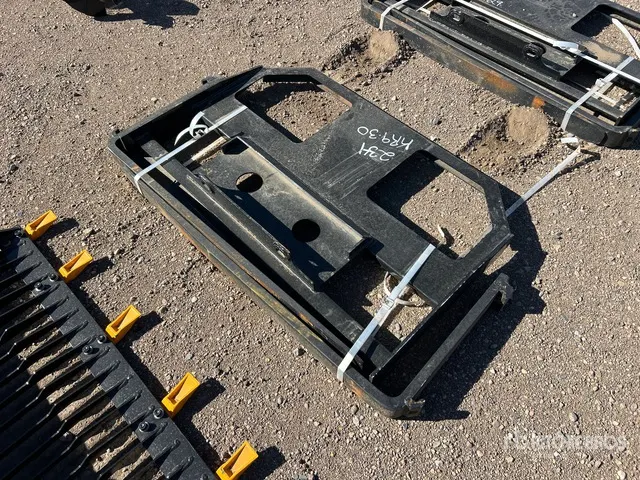 2026 GIYI GY-FR47 47 in Mini Skid Steer Forks (Unused)