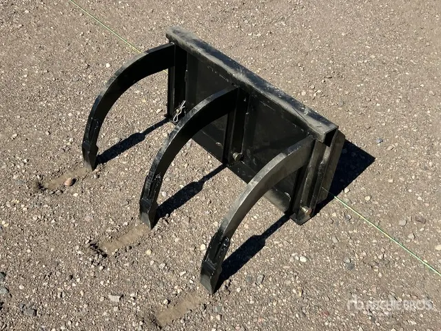 2026 GIYI GY-TRP12 24 in Mini Skid Steer Ripper Scarifier (Unused)