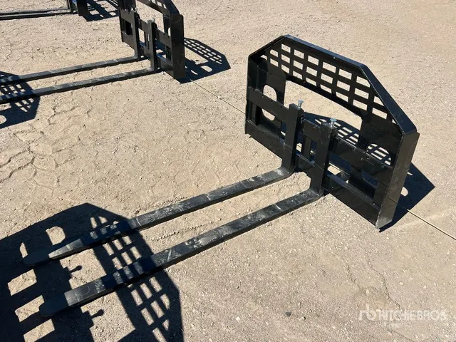 2026 GIYI GY-DHC 60 in Skid Steer Forks (Unused)