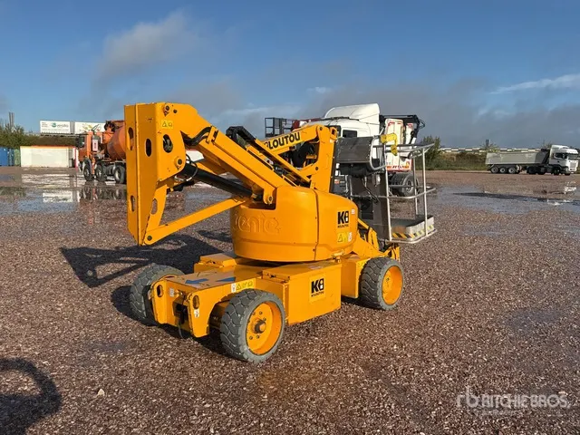 2018 Genie Z-33/18 2WD Electric Nacelle Articulee Articulating Boom Lift