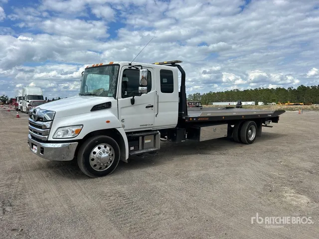 2024 Hino 4x2 Extended Cab Rollback Truck
