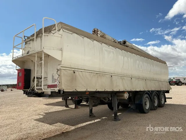 2003 Lecinena Tri/A Grain Trailer