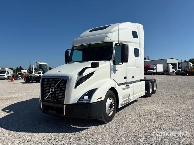 2019 Volvo VNL760 6x4 T/A Sleeper Truck Tractor
