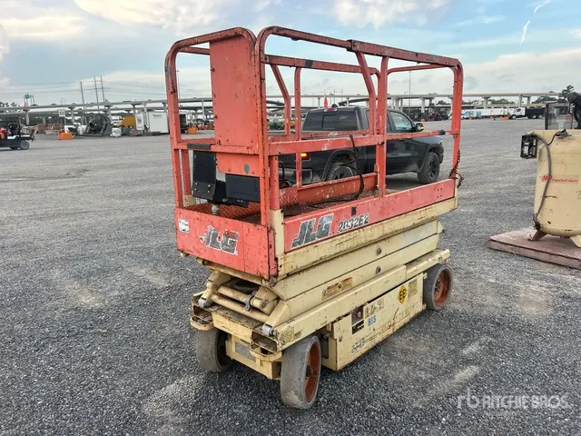 2000 JLG 2032E2 Electric Scissor Lift