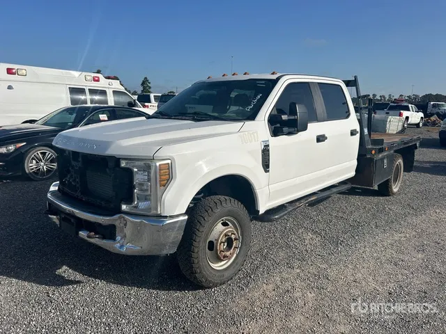 2019 Ford F-350 XL 4x4 Crew Cab Flatbed Truck (Inoperable)