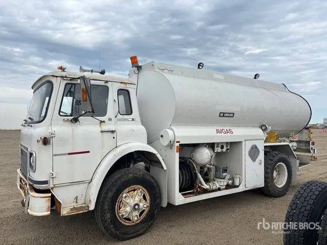 International Cargostar 2800 gal 4x2 Fuel Truck (Inoperable)