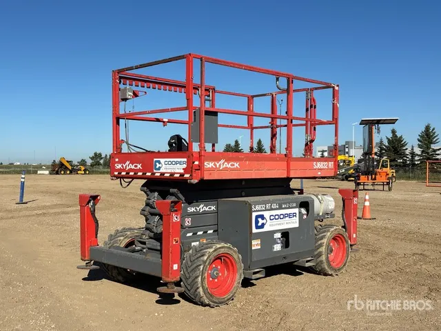 2020 Skyjack SJ6832 RT 4x4 Dual Fuel Scissor Lift