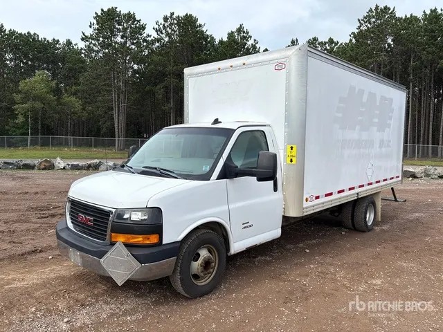 2019 GMC G4500 4x2 Van Truck