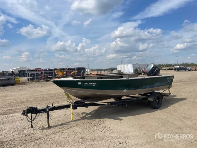 2001 Lund Pro V 18 ft Fishing Boat