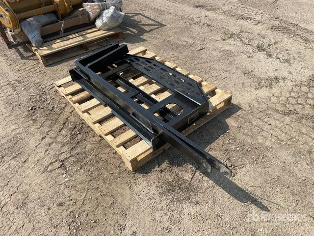2026 GIYI GY-DHC 59 in Skid Steer Forks (Unused)