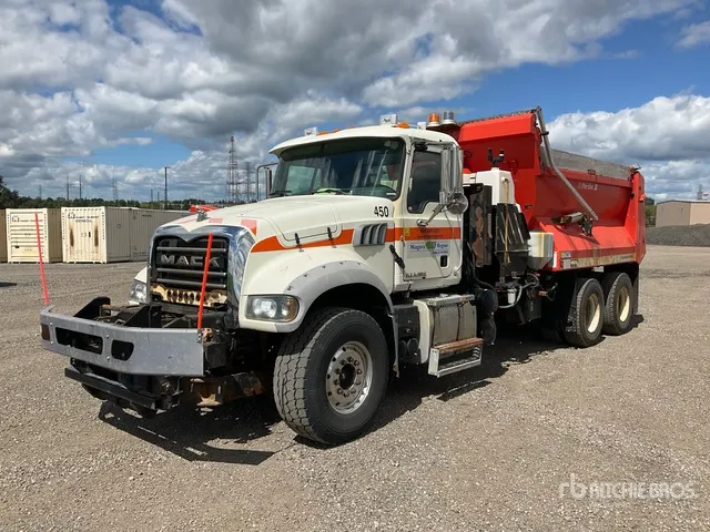 2013 Mack GU713 Granite 6x4 Spreader Truck
