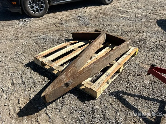 Quantity of (2) 58 in Fork Tines