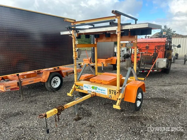 2010 Solar Tech Silent Sentinel Arrow Board
