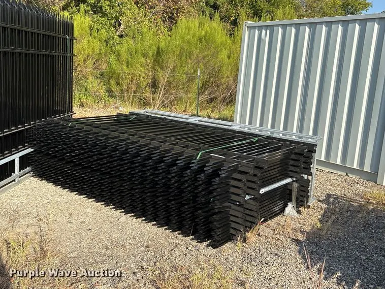 (22) 2024 EINGP F10 fence panels
