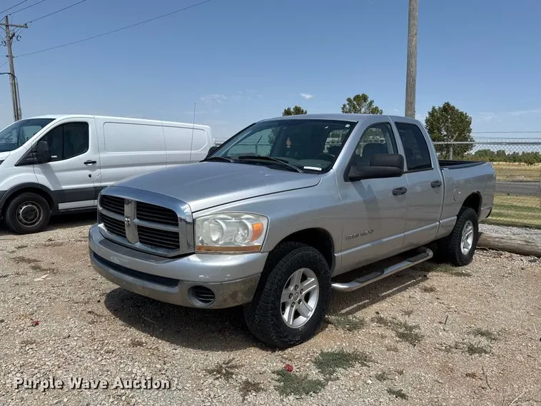 2006 Dodge Ram 1500 Ext. Cab pickup truck