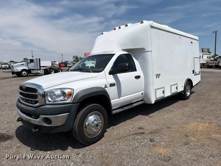 2008 Sterling Bullet 5500 utility / service truck