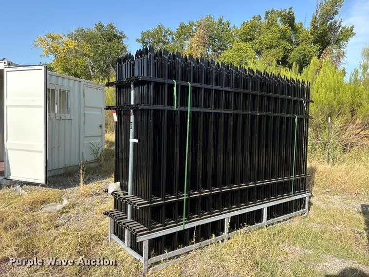 (22) 2024 EINGP F10 fence panels