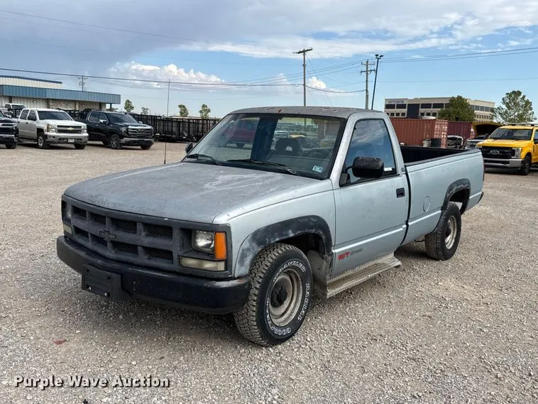 1992 Chevrolet Cheyenne 1500 pickup truck