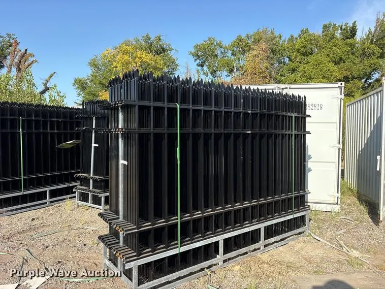 (22) 2024 EINGP F10 fence panels