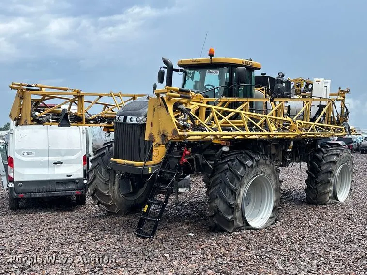 2018 RoGator RG1100C sprayer