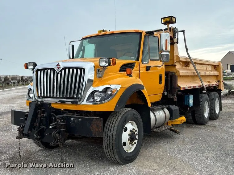 2012 International WorkStar 7500 dump truck