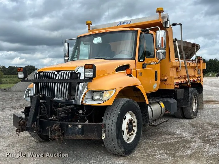 2006 International 7400 dump truck