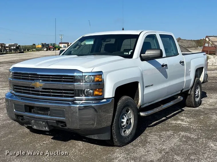 2017 Chevrolet Silverado 2500 Crew Cab pickup truck
